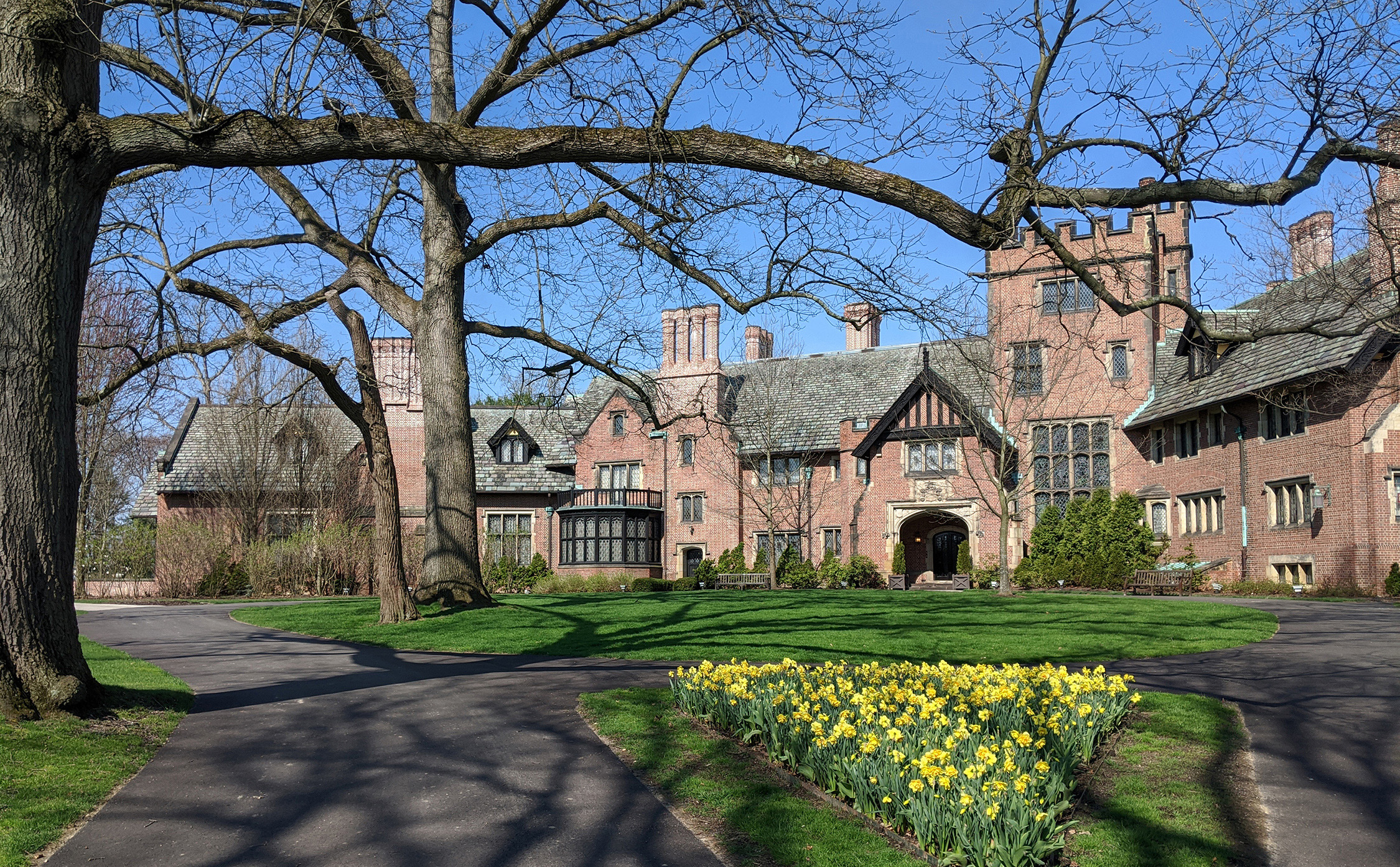 Stan Hywet Manor House spring